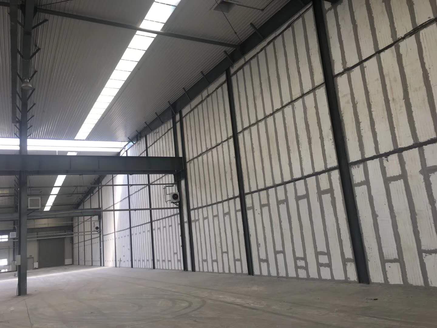 輕質隔墻板施工現場